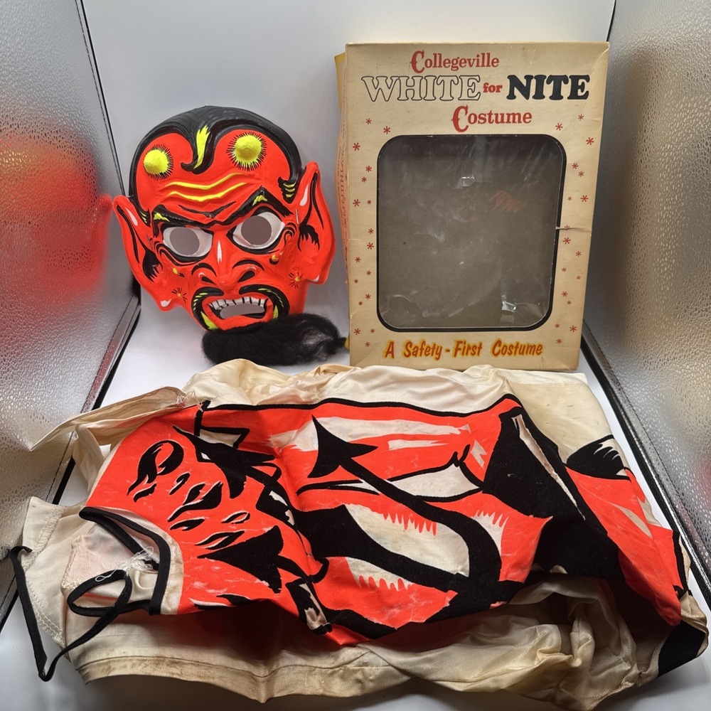 Collegeville Vintage 60s Halloween Costume Demon Devil Trimable Beard Large
